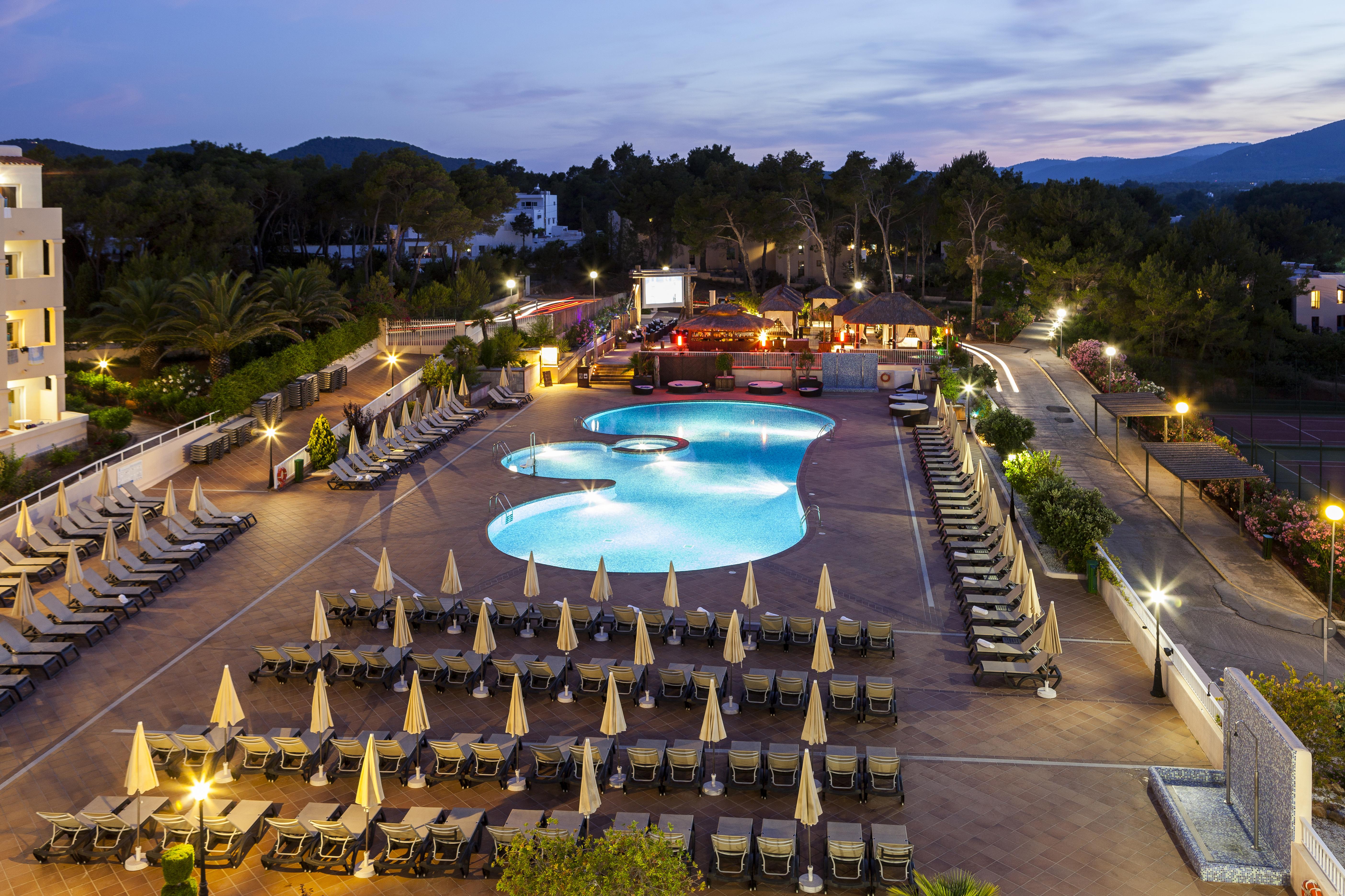 因维萨卡拉布兰卡俱乐部酒店 Playa DPlaya Des Figueral 外观 照片