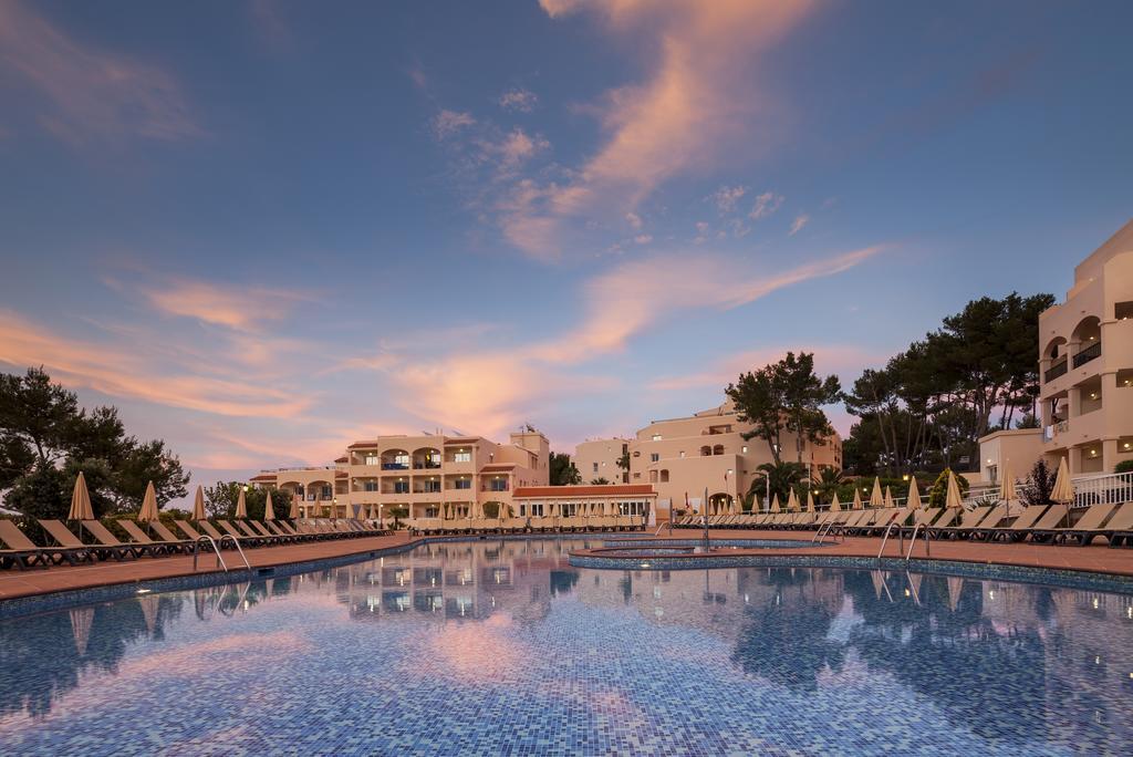 因维萨卡拉布兰卡俱乐部酒店 Playa DPlaya Des Figueral 外观 照片